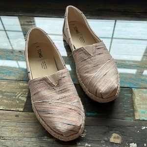 TOMS women shoes - new in size 8W